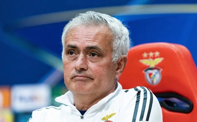 mourinho dang huan luyen doi nao bo suu tap danh hieu cua nguoi dac biet