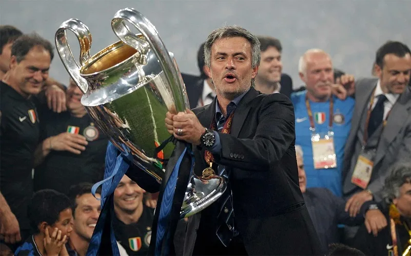 mourinho dang huan luyen doi nao bo suu tap danh hieu cua nguoi dac biet