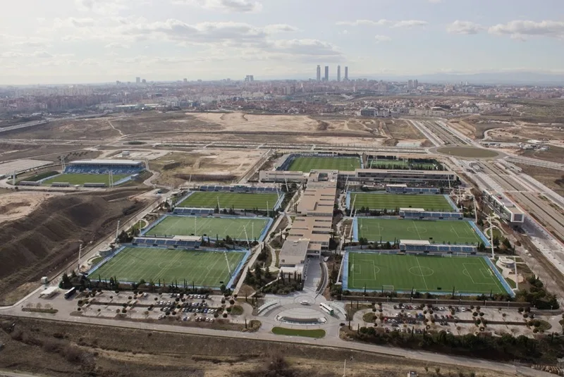 Khu phức hợp Ciudad Real Madrid tại Valdebebas - nơi tập luyện của các siêu sao thế giới.