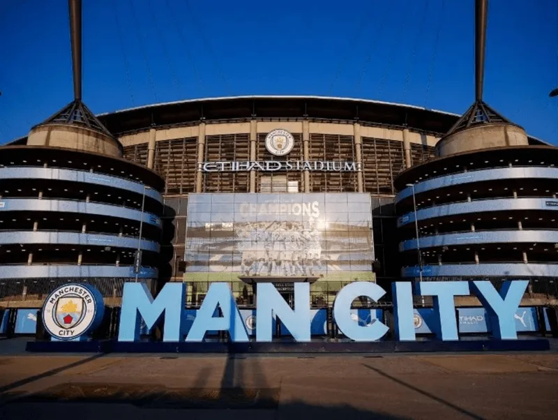 Sân vận động Etihad – đại bản doanh lộng lẫy của Manchester City tại nước Anh.